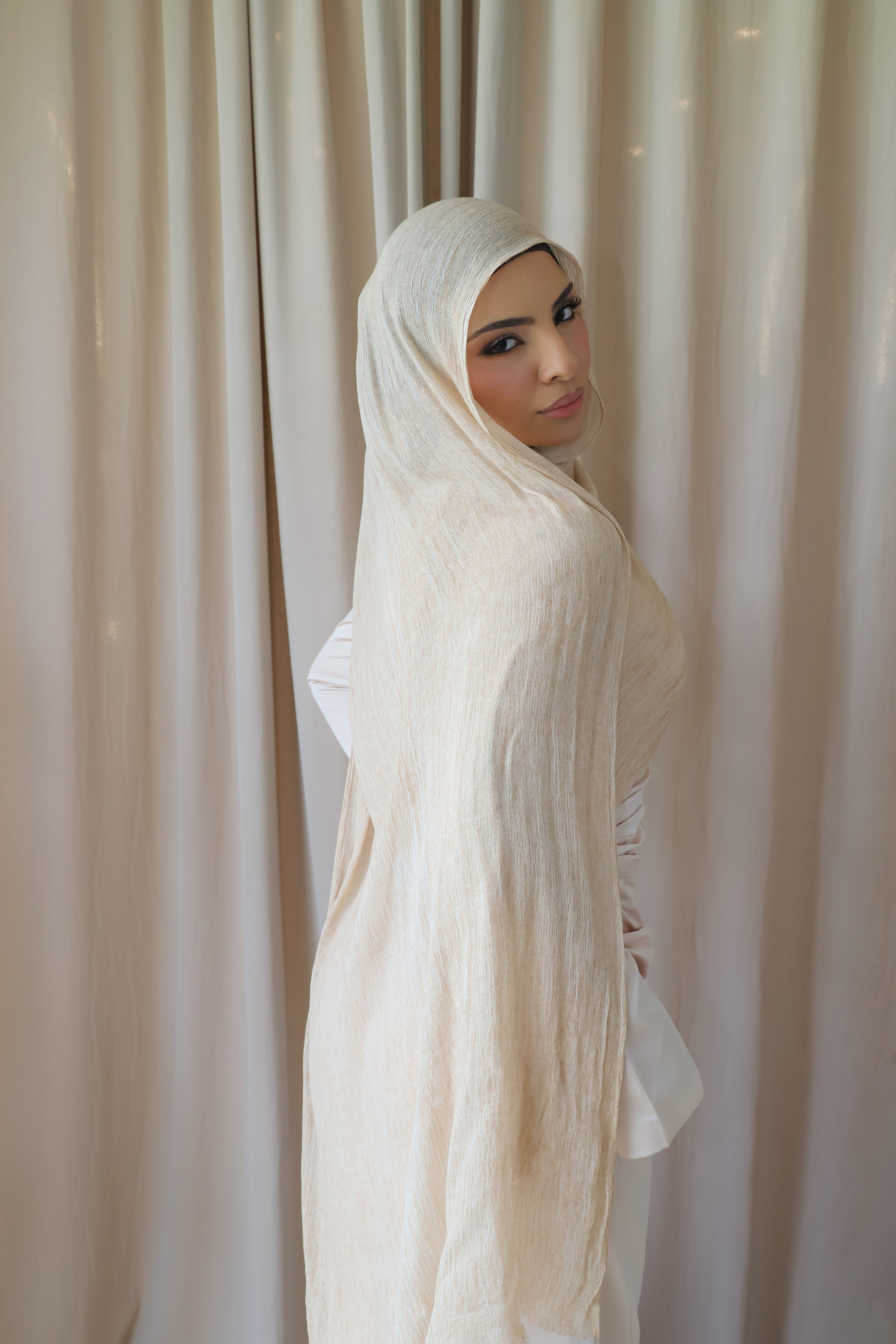 Soft Oat crinkle scarf
